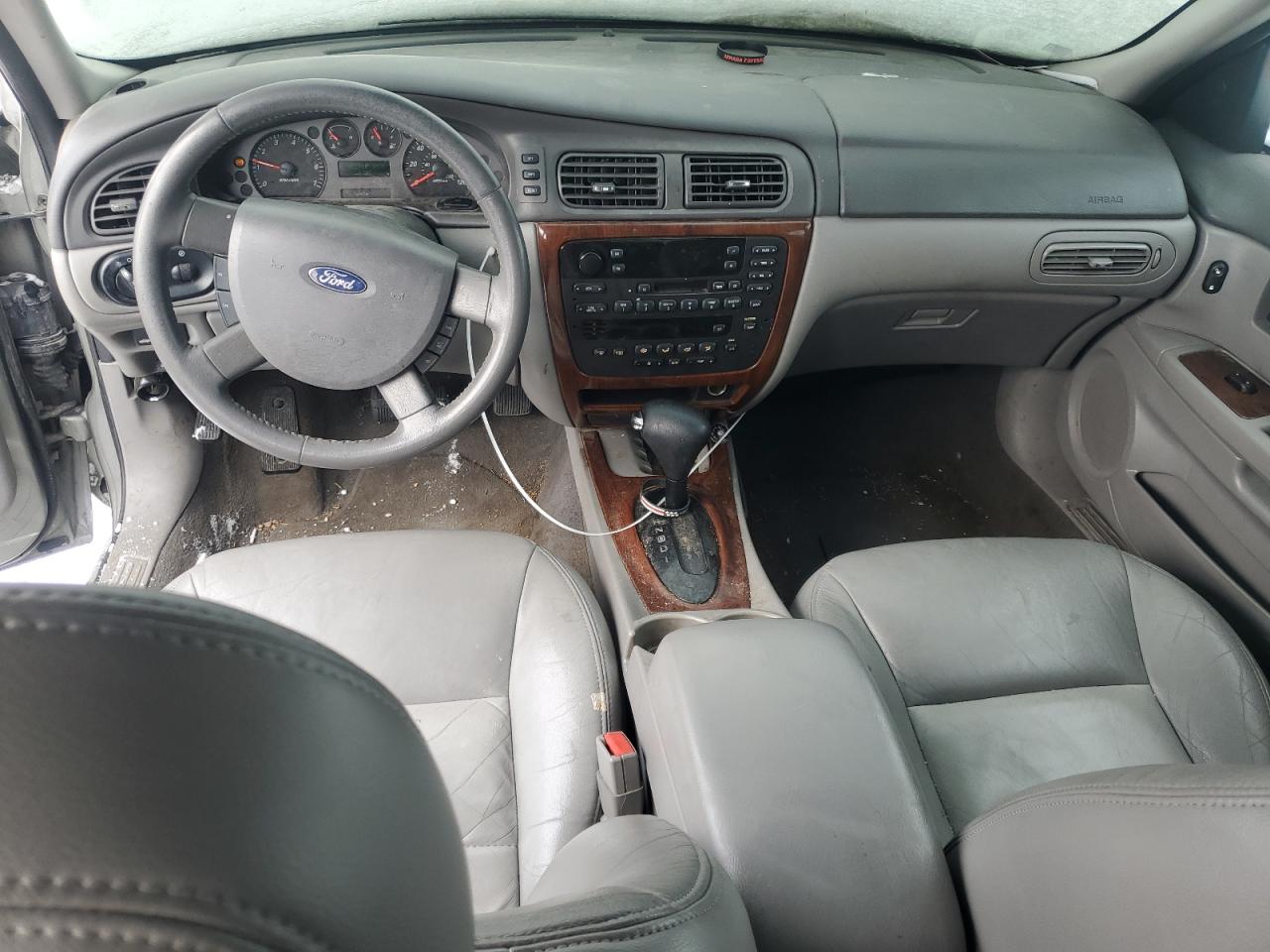 2004 Ford Taurus - Image 8