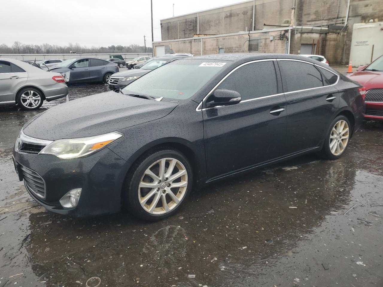 2015 Toyota Avalon - Image 1