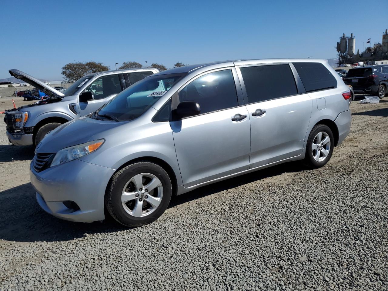2015 Toyota Sienna - Image 1