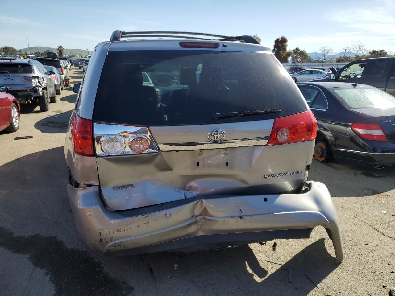 2009 Toyota Sienna - Image 6