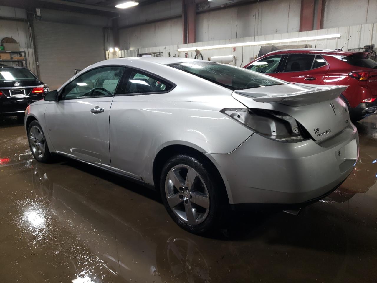 2009 Pontiac G6 - Image 2