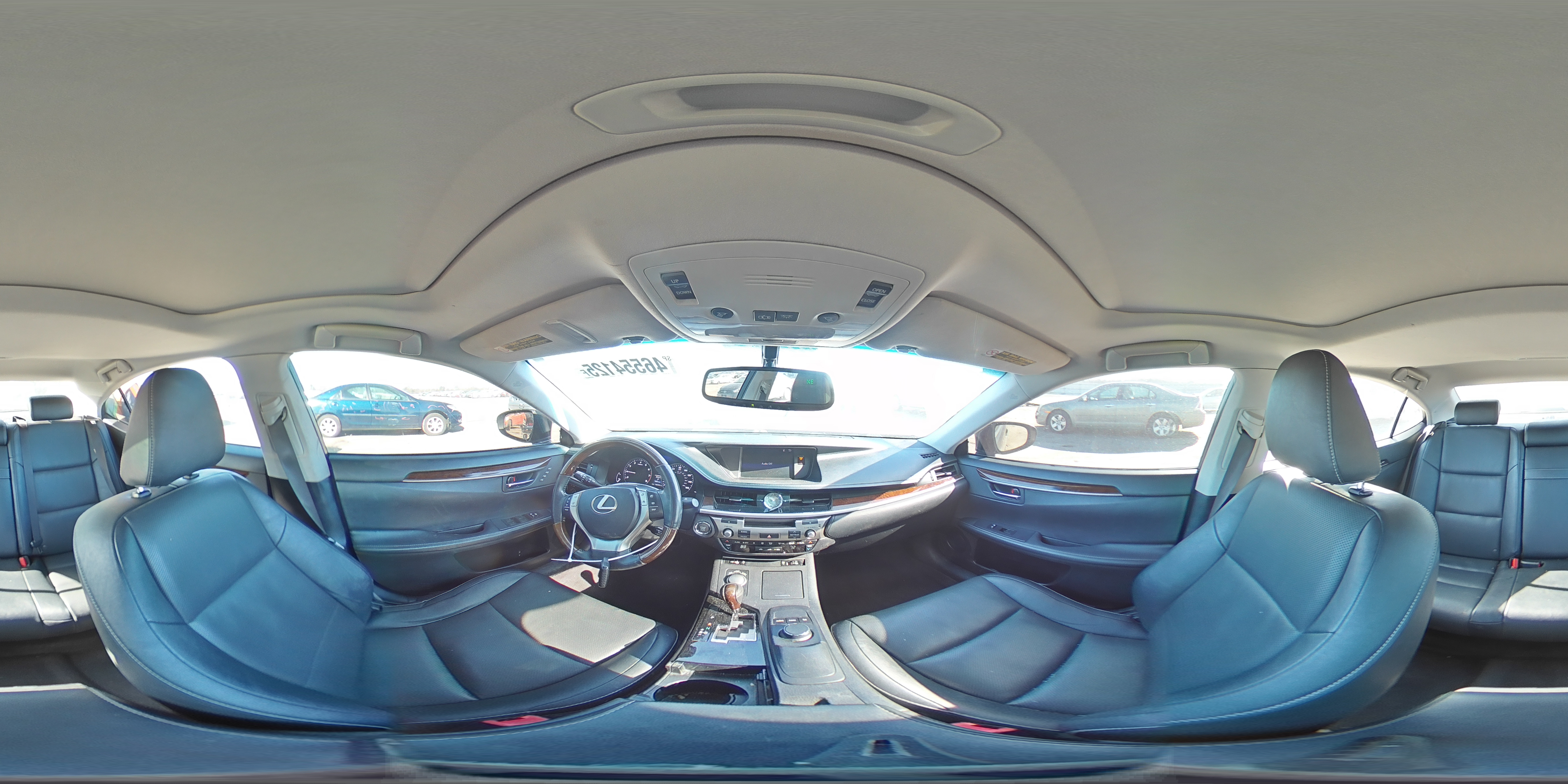 2015 Lexus ES - Image 13