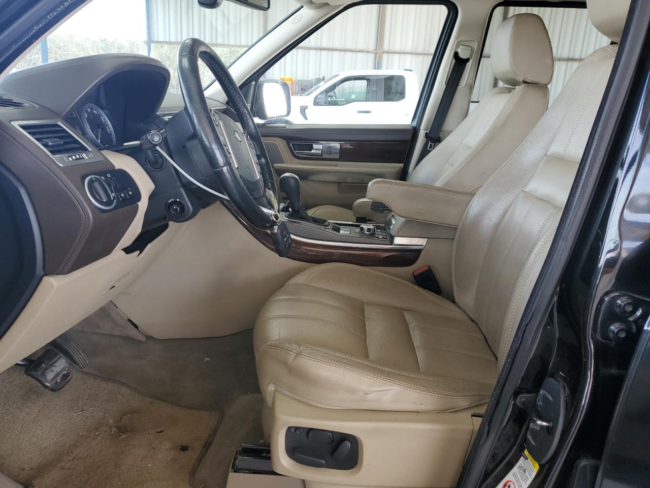 2010 Land Rover Range Rover - Image 7