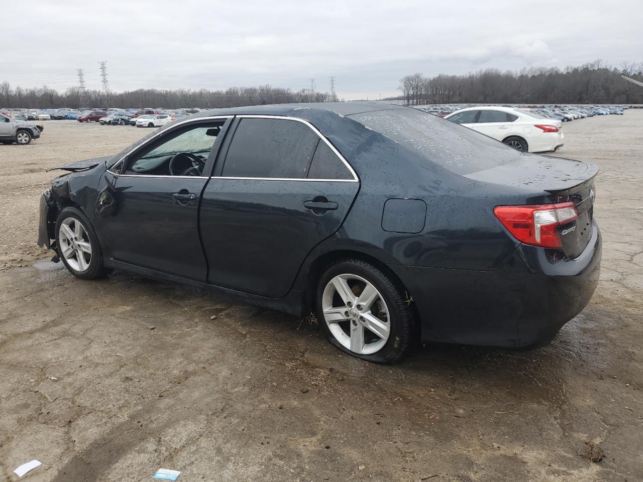 2014 Toyota Camry - Image 2