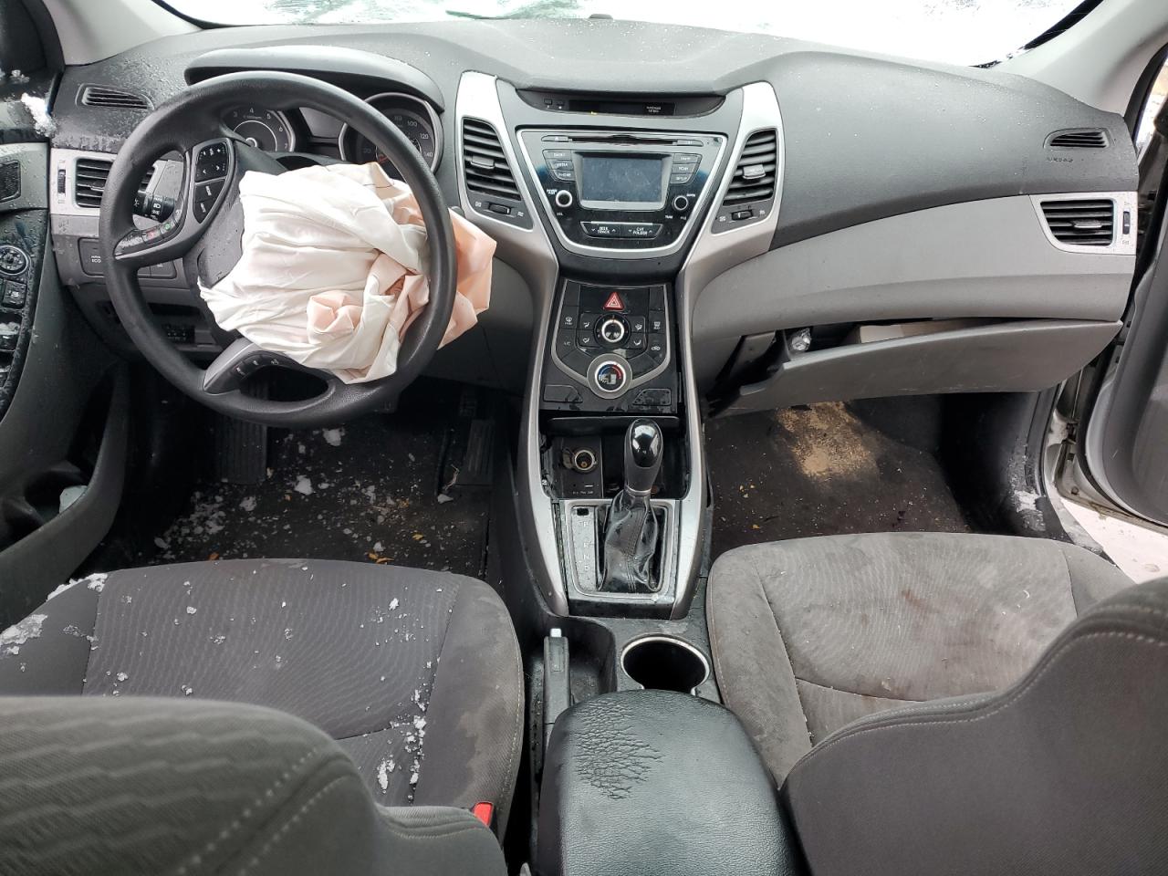 2015 Hyundai Elantra - Image 8