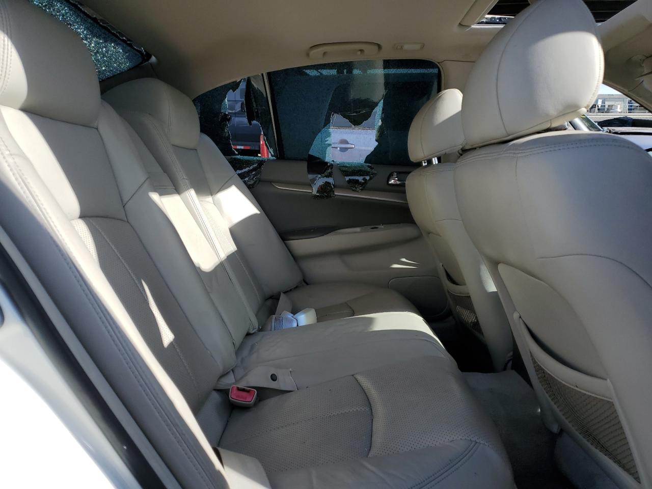 2011 Infiniti G - Image 10