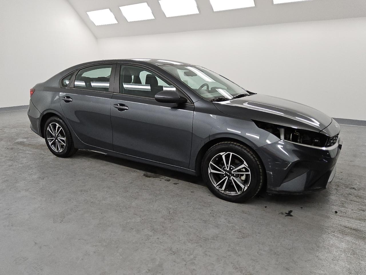 2023 Kia Forte - Image 4
