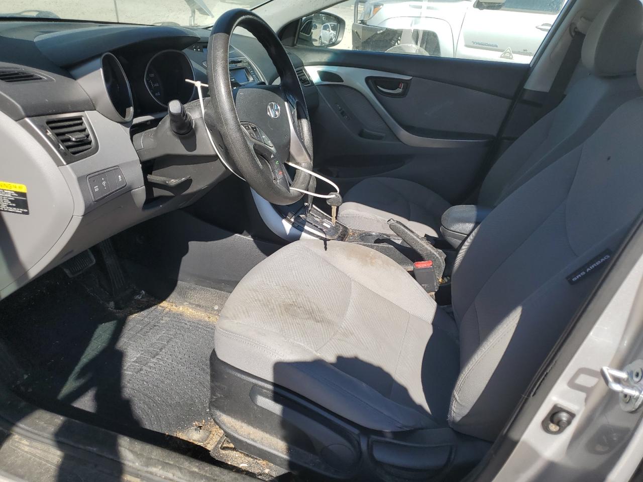 2013 Hyundai Elantra - Image 7