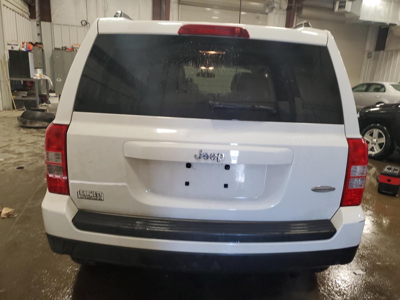 2012 Jeep Liberty (Patriot) - Image 6