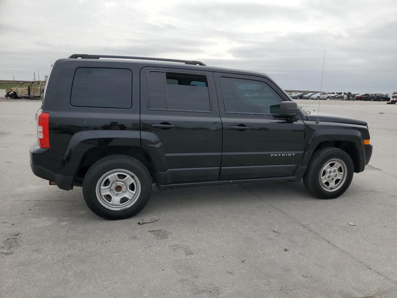 2016 Jeep Liberty (Patriot) - Image 3