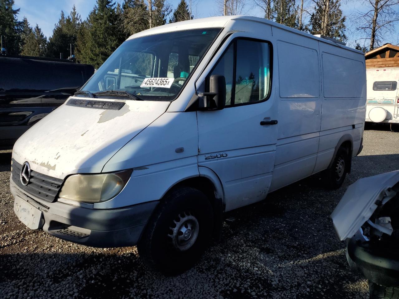 2005 Sprinter 2500 Sprinter للبيع في Arlington، WA - Rear End