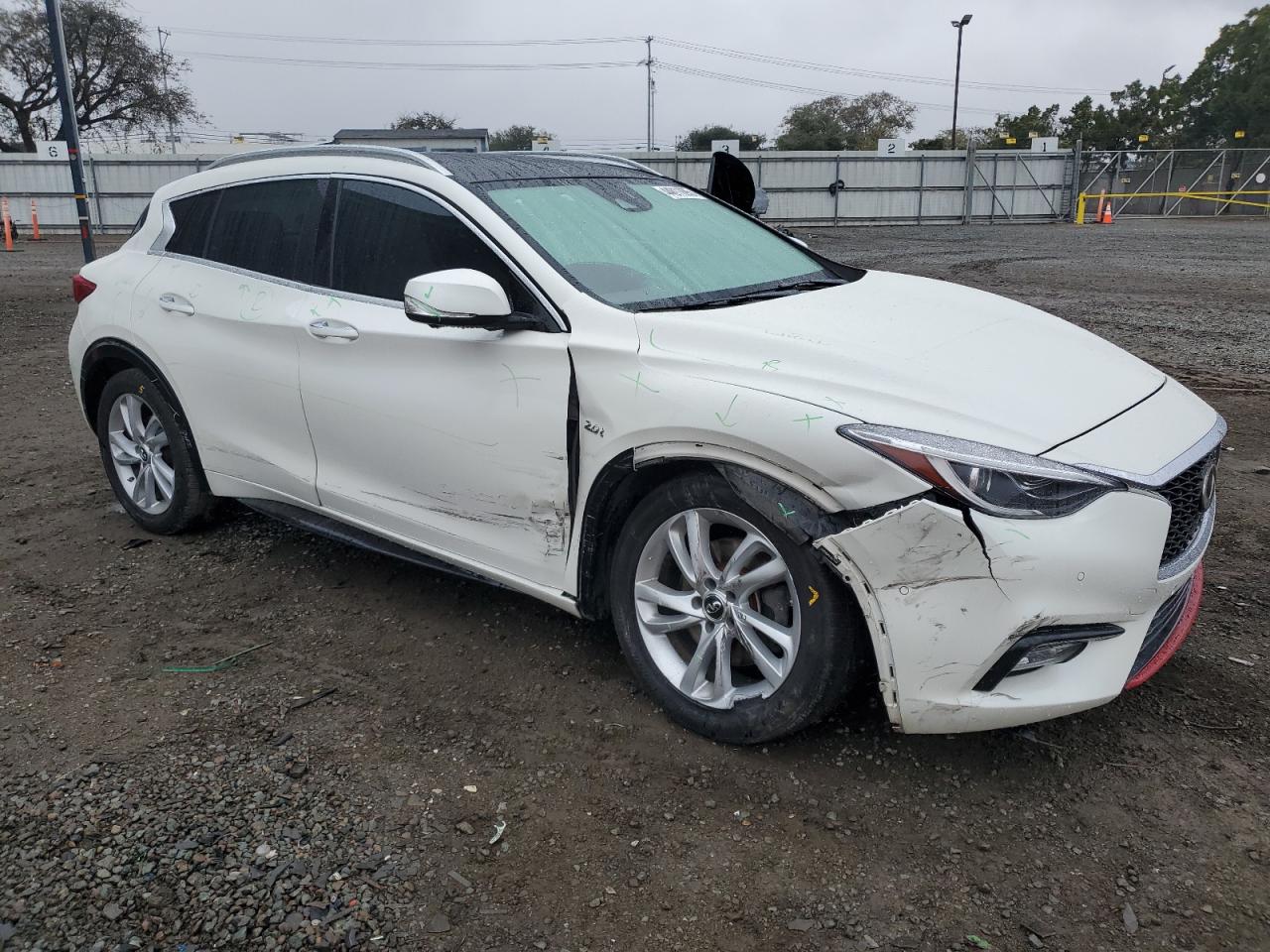 2017 Infiniti QX30 - Image 4