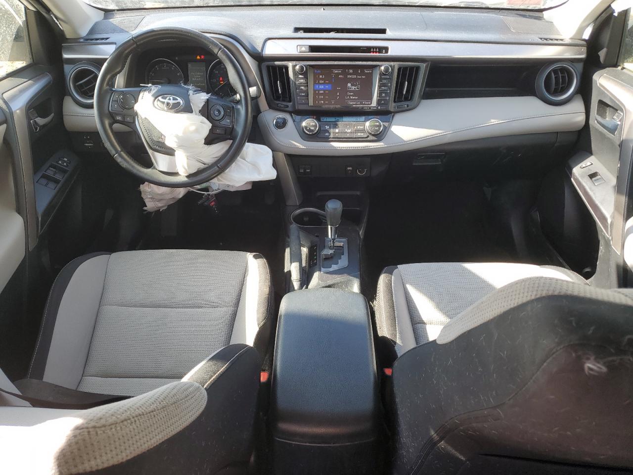2018 Toyota RAV 4 - Image 8
