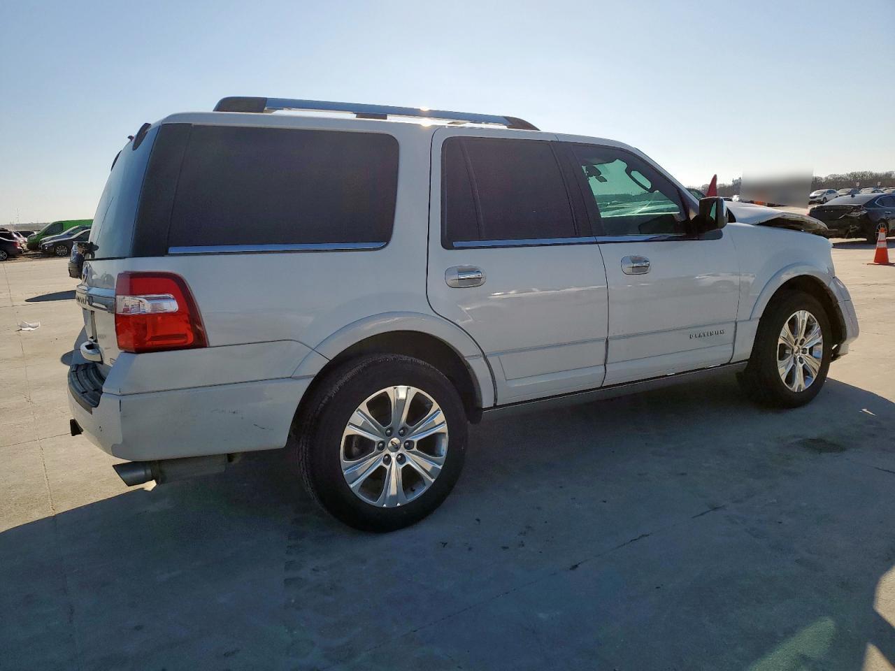 2015 Ford Expedition - Image 3