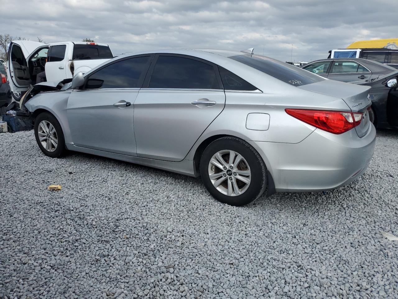 2013 Hyundai Sonata - Image 2
