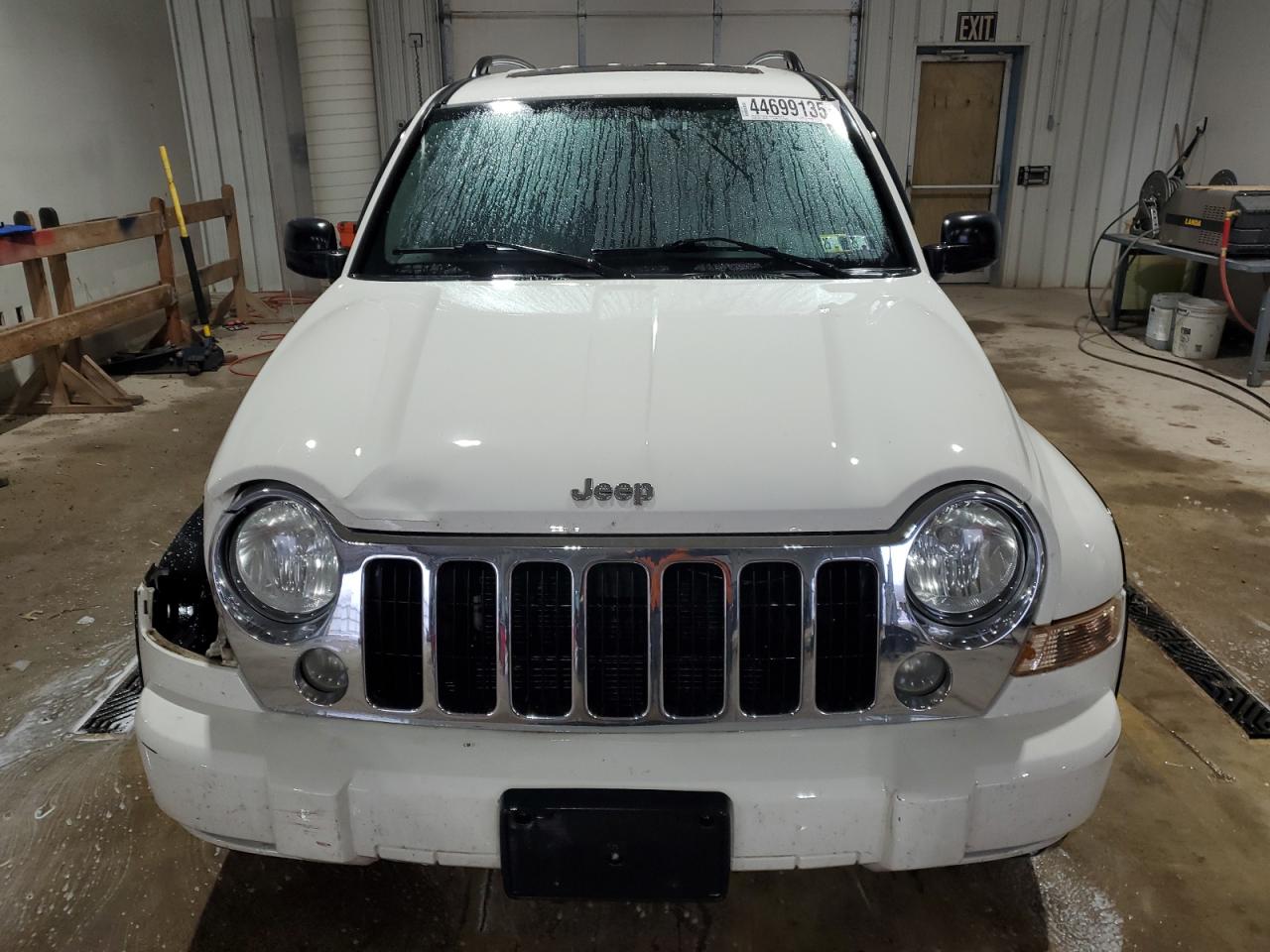 2006 Jeep Liberty (North America) - Image 5