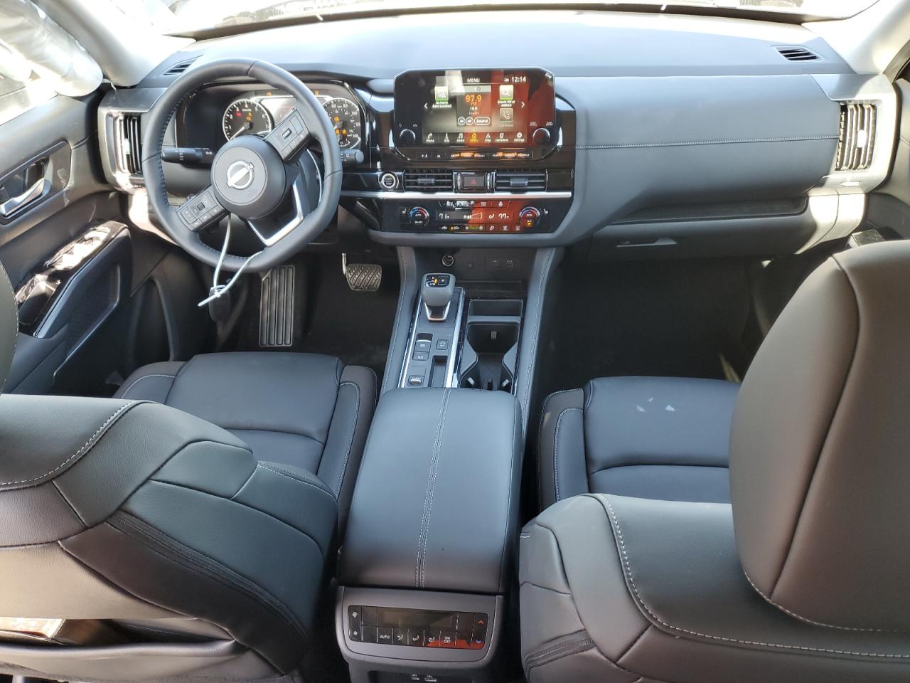2024 Nissan Pathfinder - Image 8
