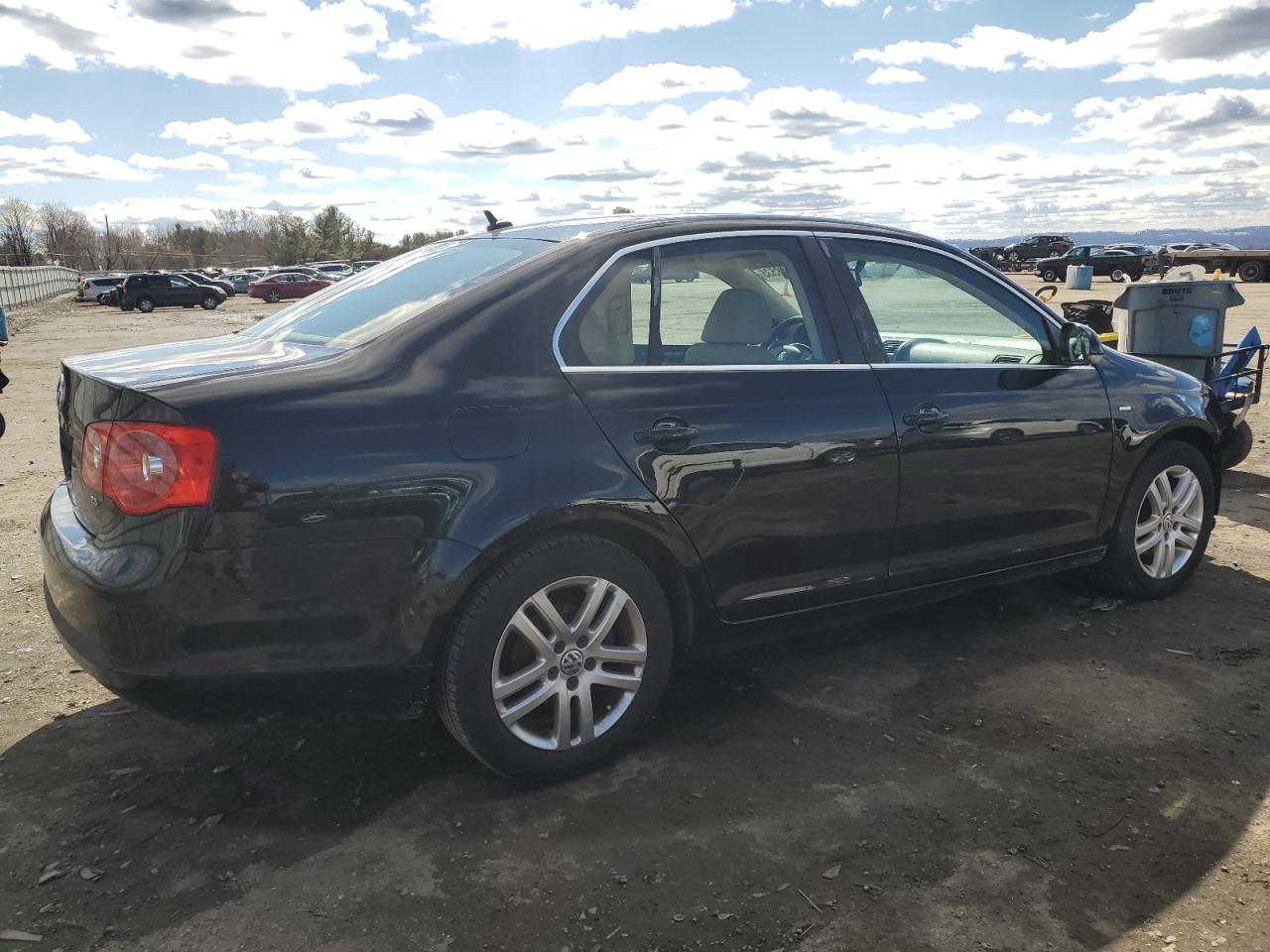 2007 Volkswagen Jetta - Image 3