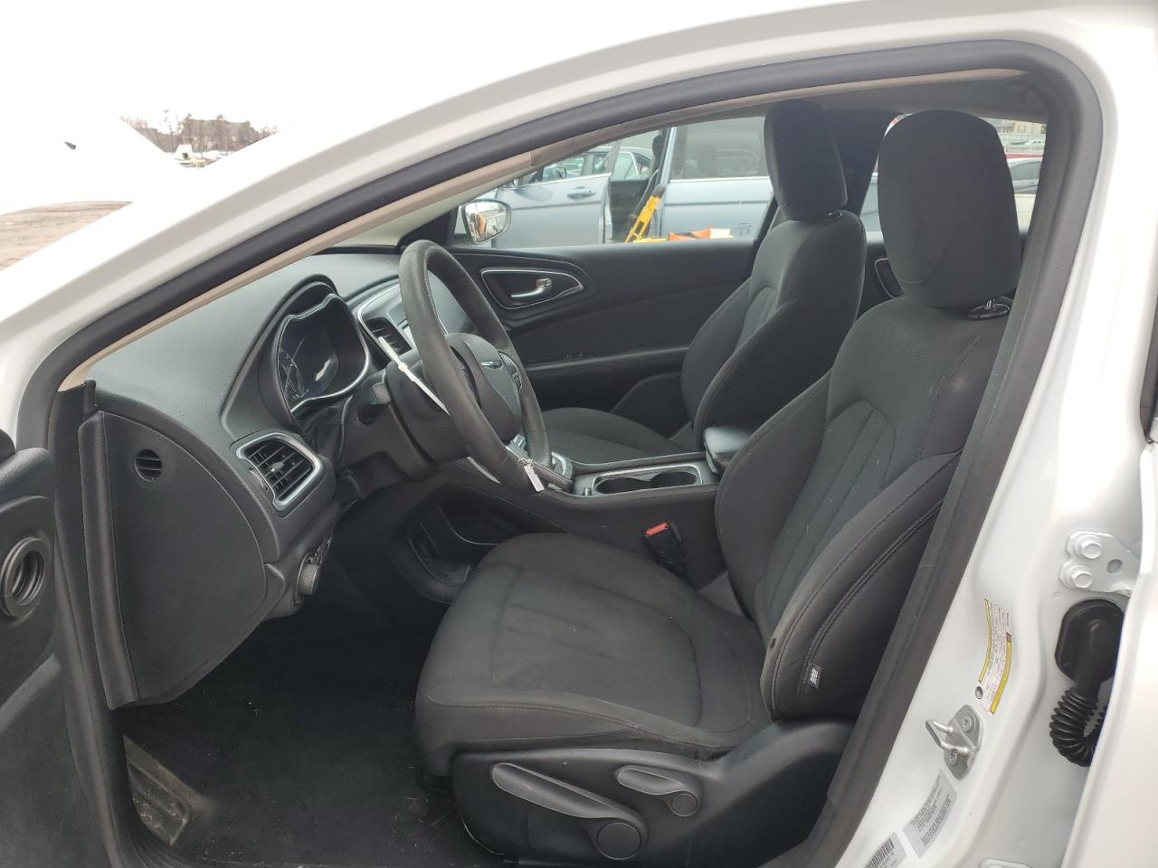 2016 Chrysler 200 - Image 7