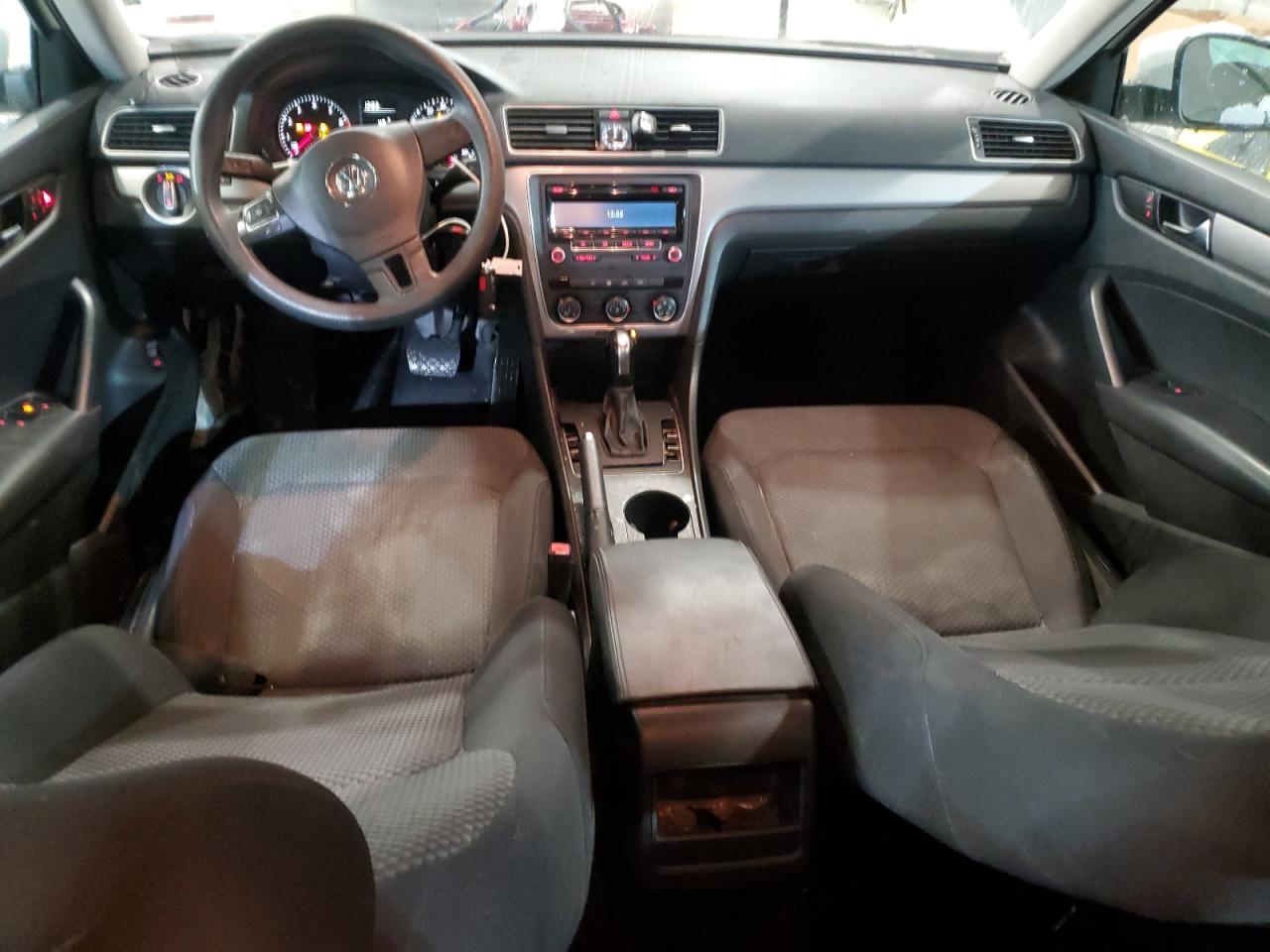2014 Volkswagen Passat - Image 8