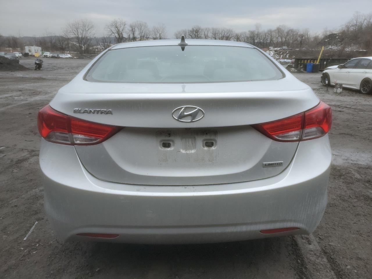 2012 Hyundai Elantra - Image 6