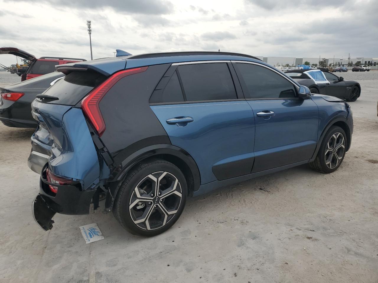 2024 Kia Niro - Image 3