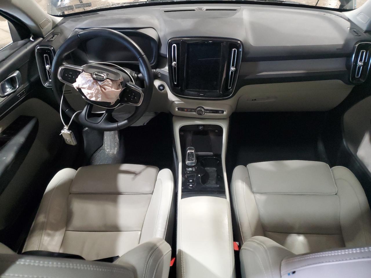 2019 Volvo XC40 - Image 8