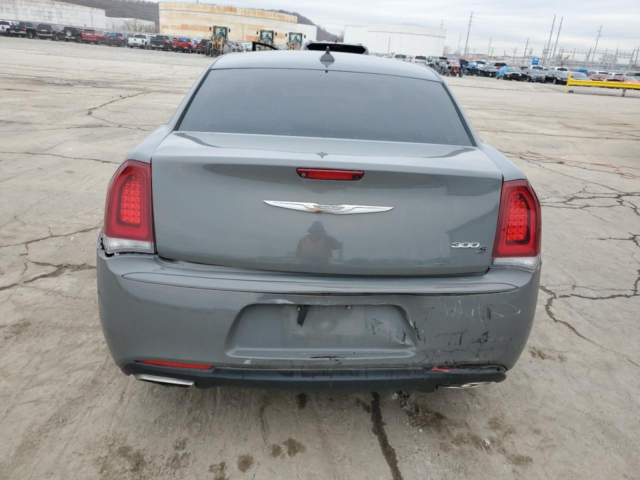 2019 Chrysler 300 - Image 6