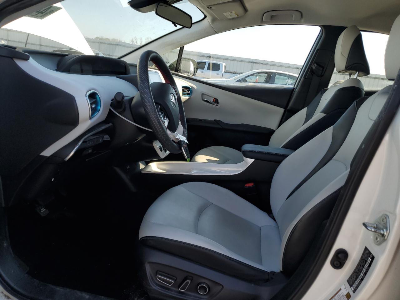 2017 Toyota Prius - Image 7