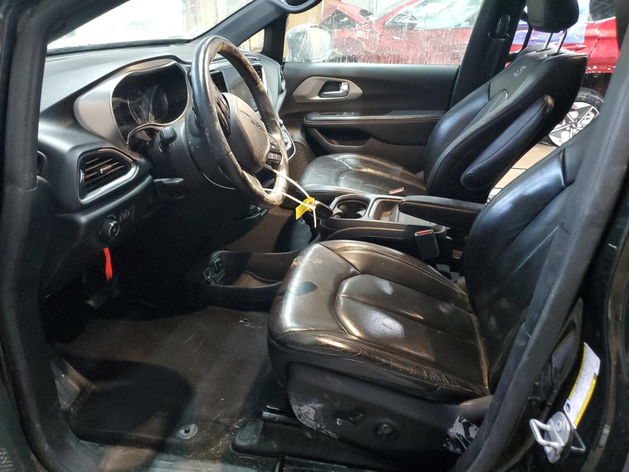 2018 Chrysler Pacifica - Image 7