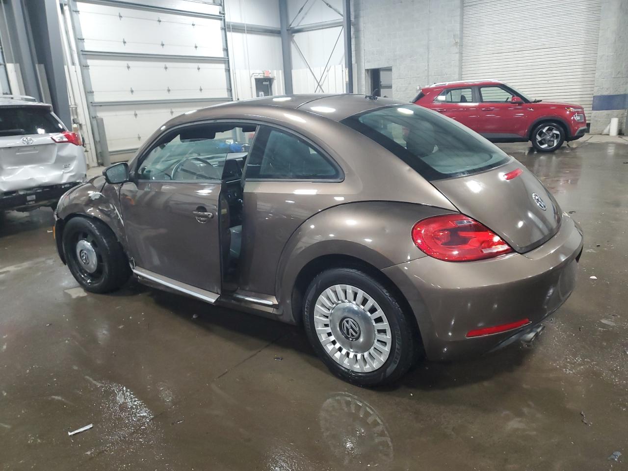 2013 Volkswagen Beetle - Image 2