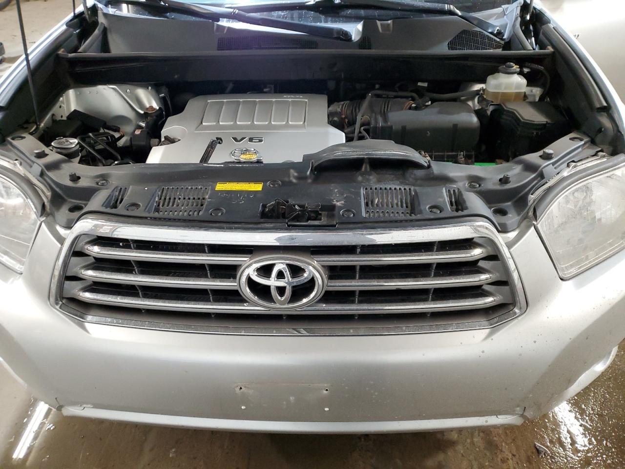 2010 Toyota Highlander - Image 12