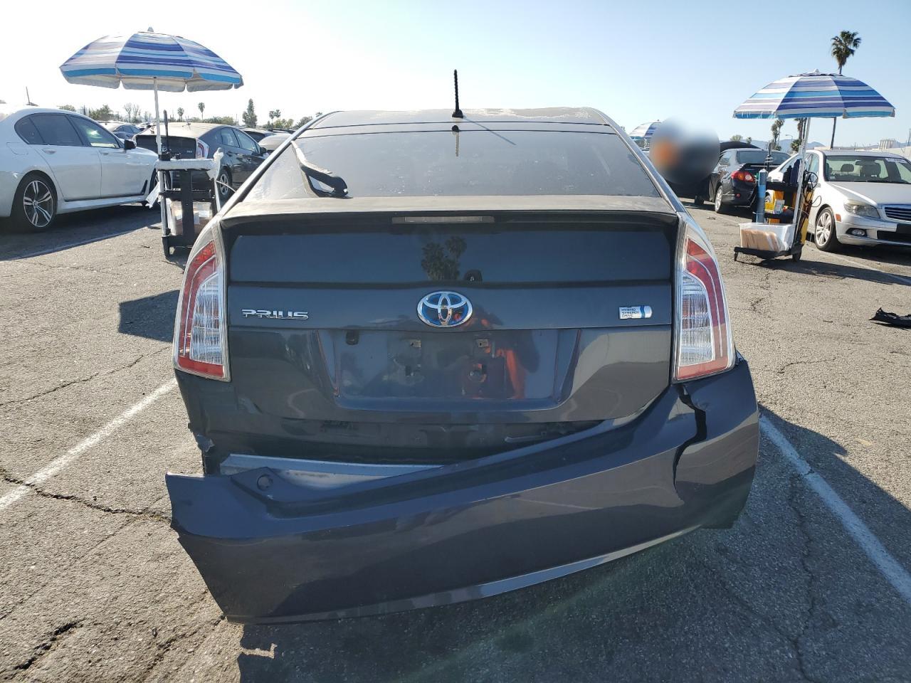 2013 Toyota Prius - Image 6