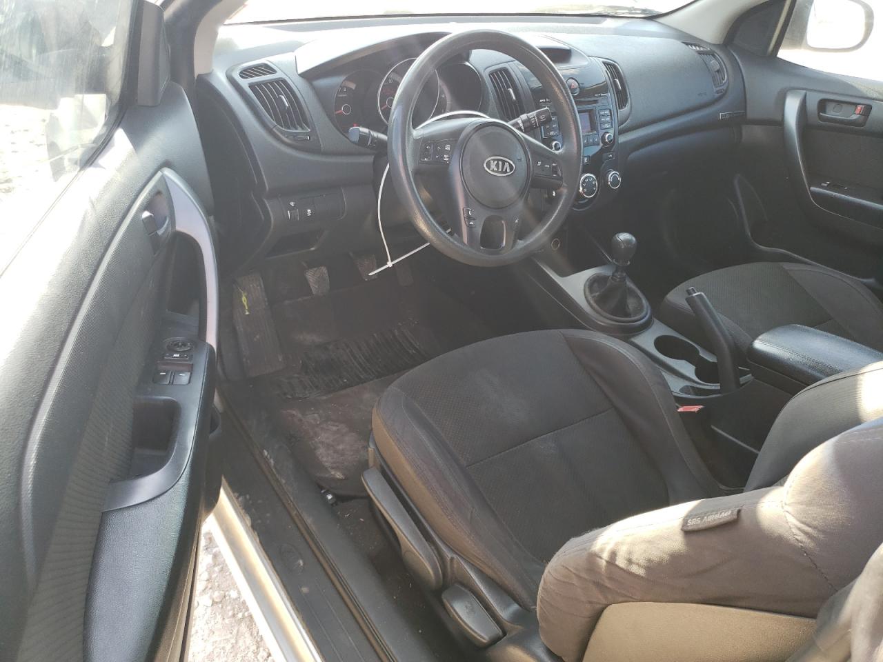 2010 Kia Forte - Image 8
