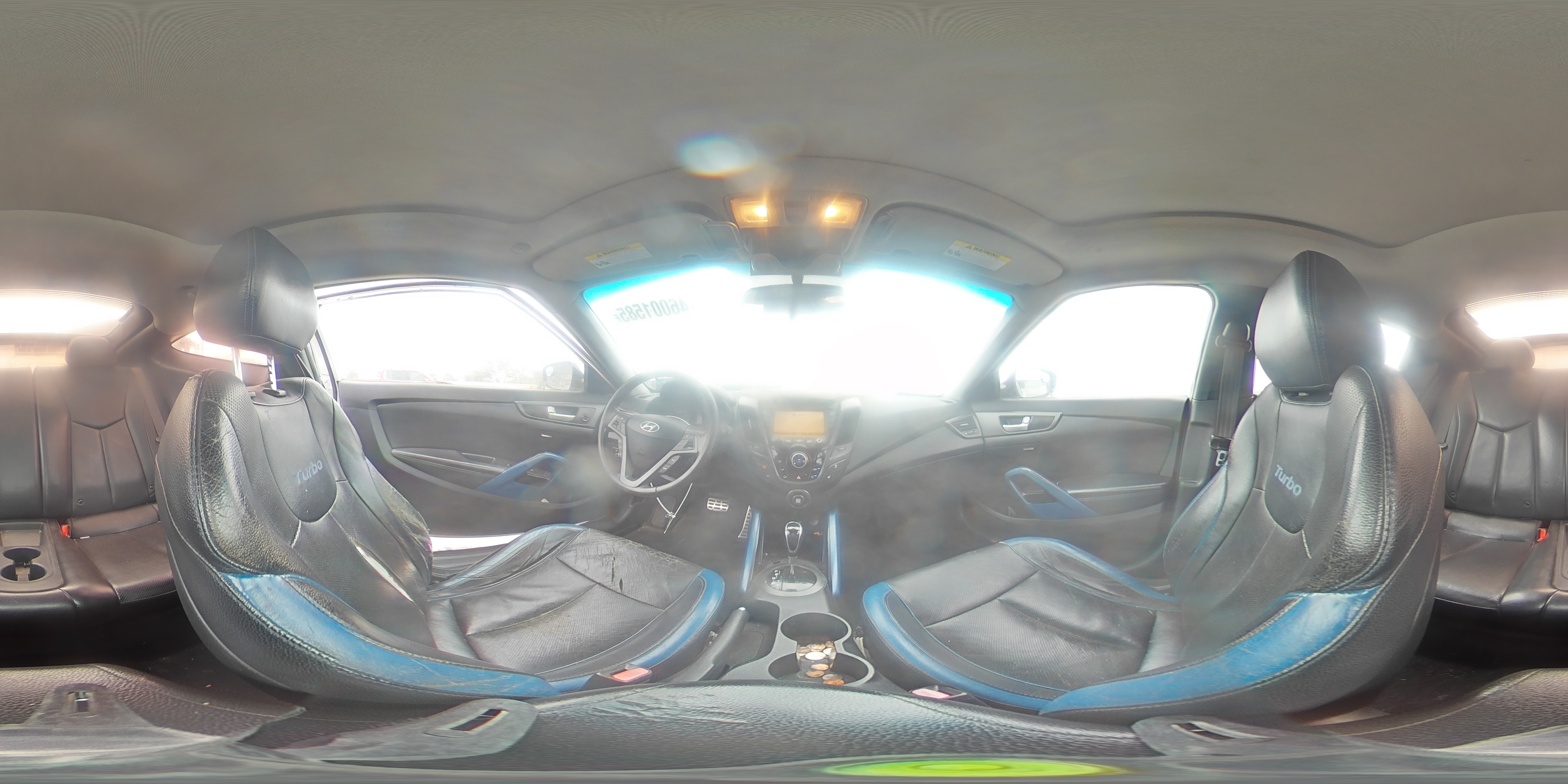 2013 Hyundai Veloster - Image 12