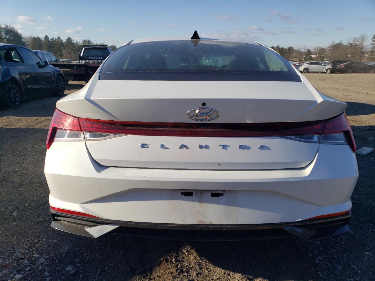 2022 Hyundai Elantra - Image 6