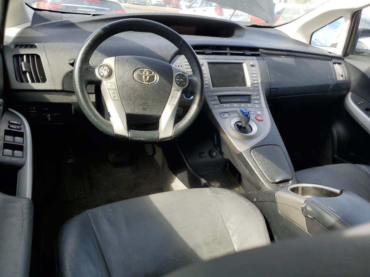 2012 Toyota Prius - Image 8