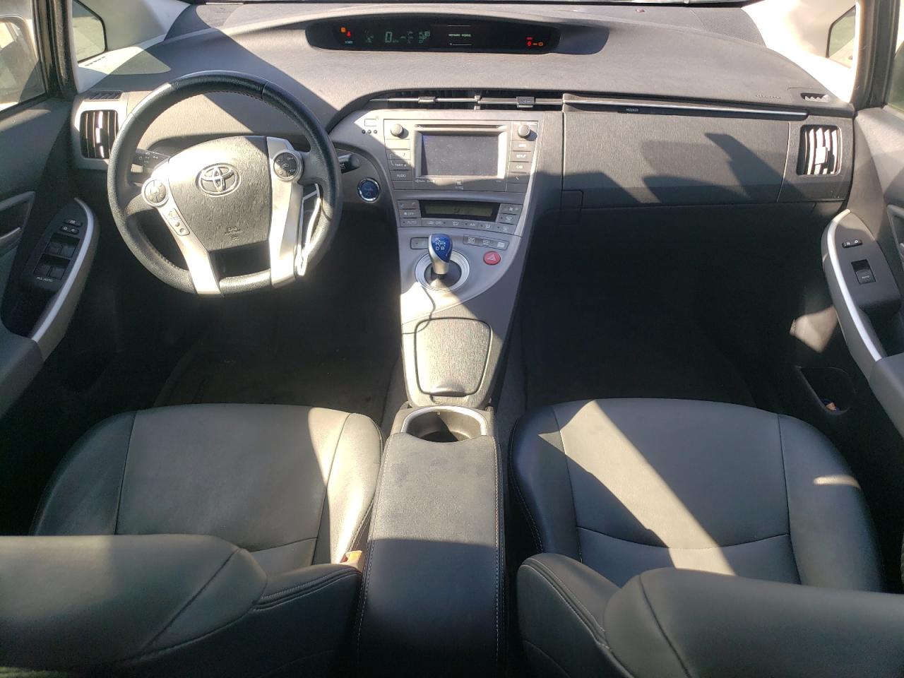 2015 Toyota Prius - Image 8