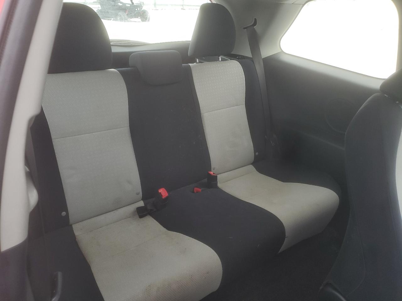 2012 Toyota Yaris - Image 10