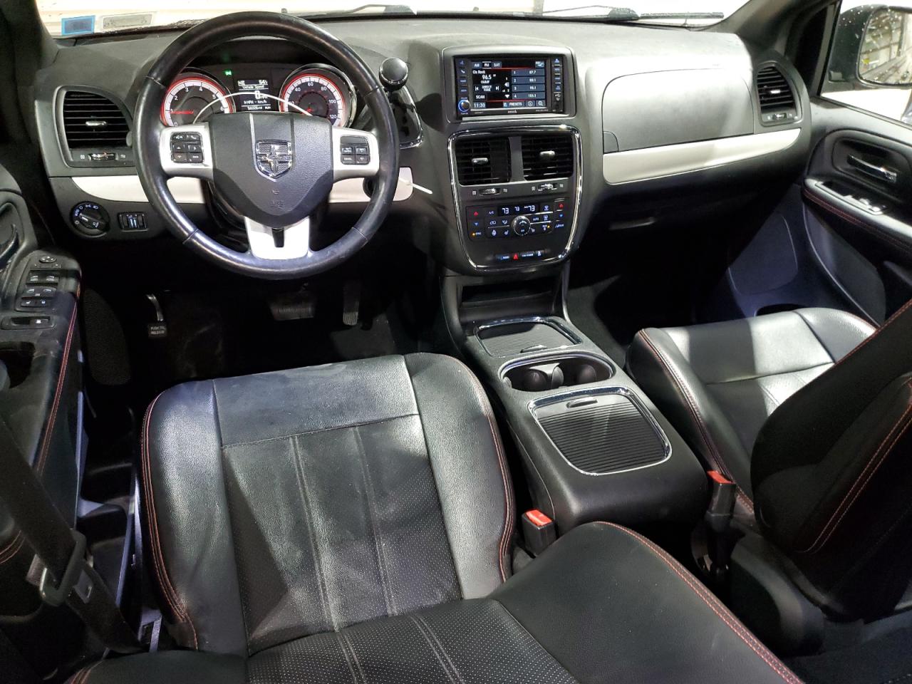 2017 Dodge Caravan - Image 8