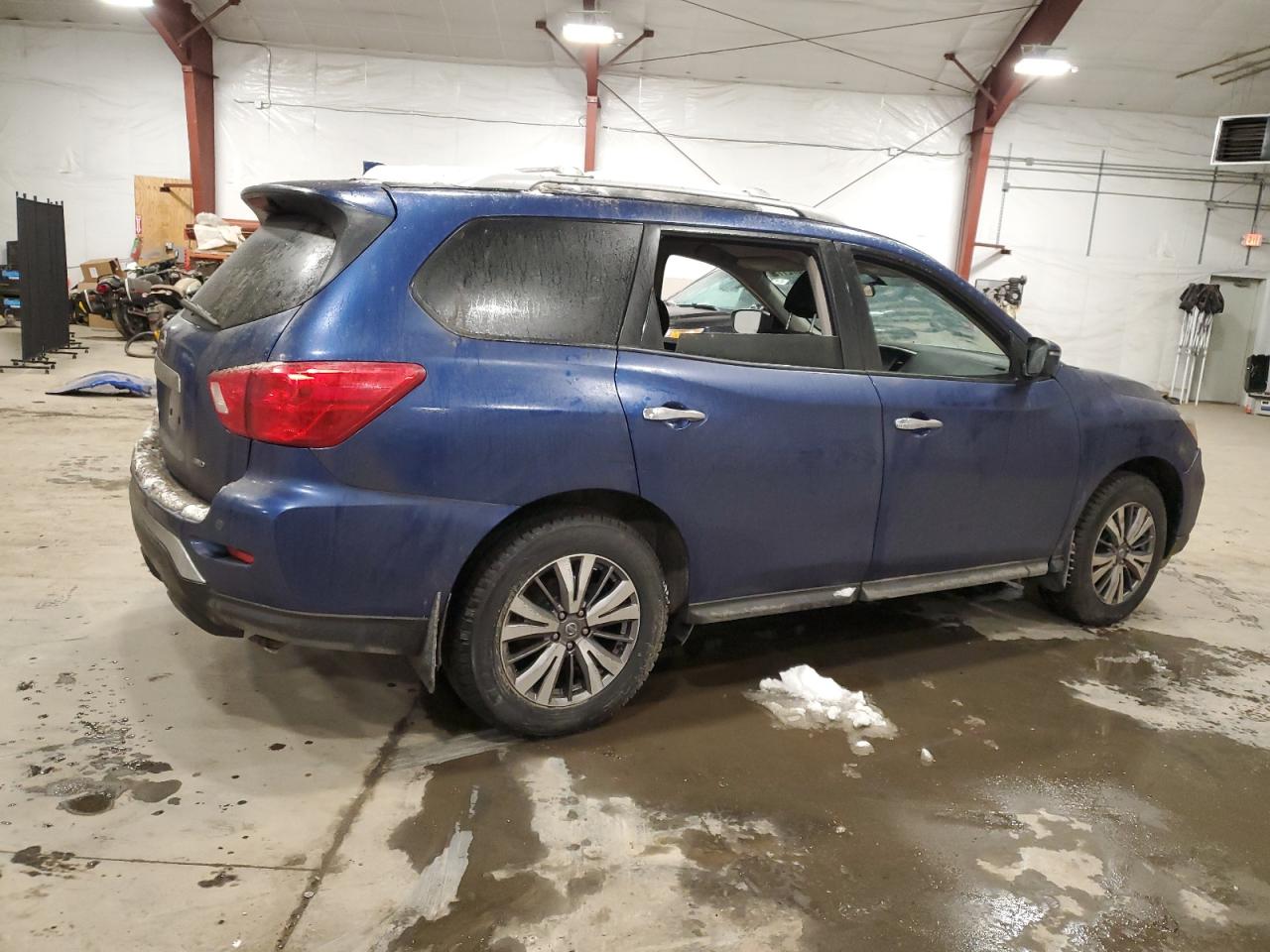 2020 Nissan Pathfinder - Image 3