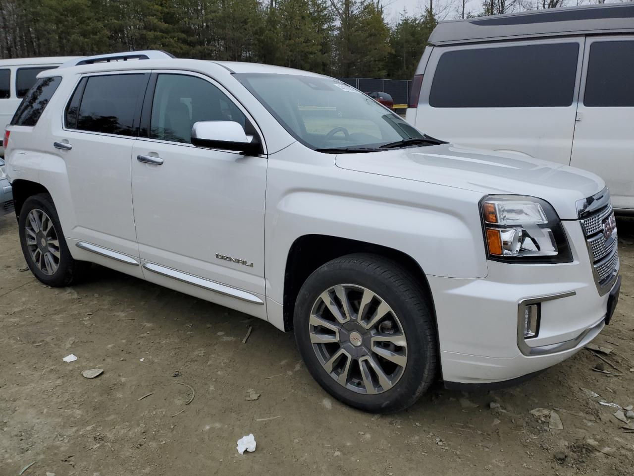2017 GMC Terrain - Image 4