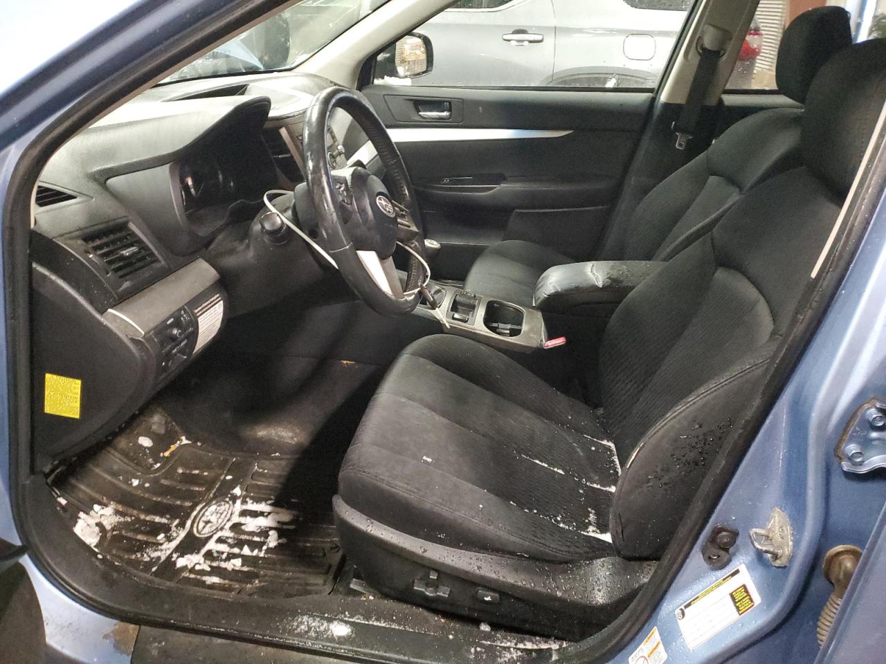 2010 Subaru Outback - Image 7