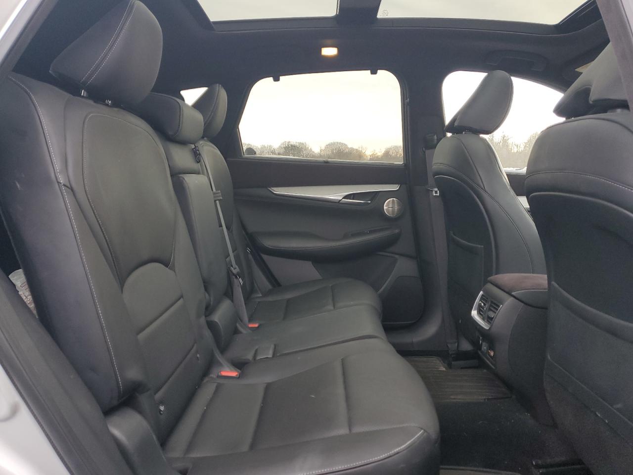 2019 Infiniti QX50 - Image 11