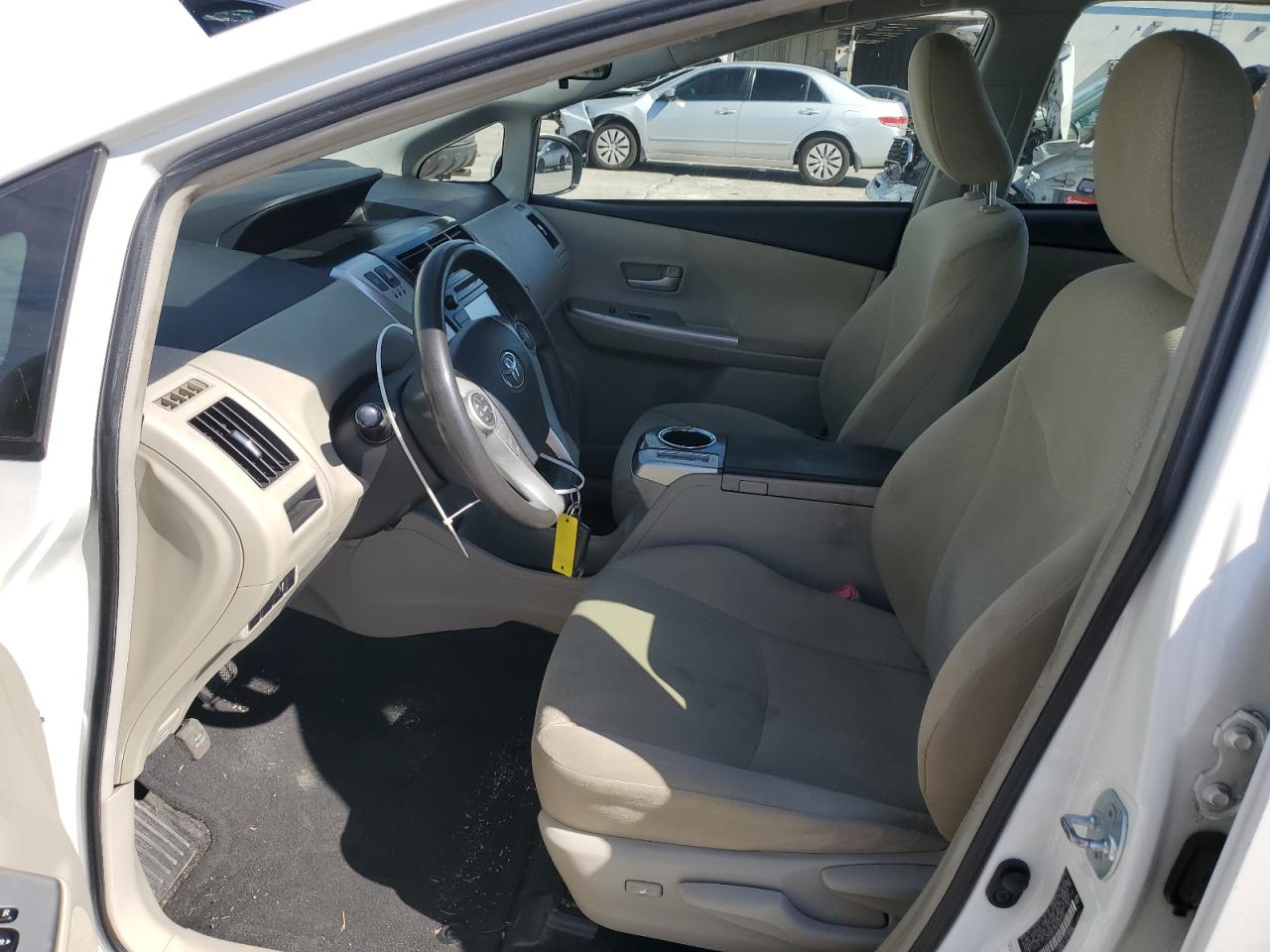 2013 Toyota Prius - Image 7