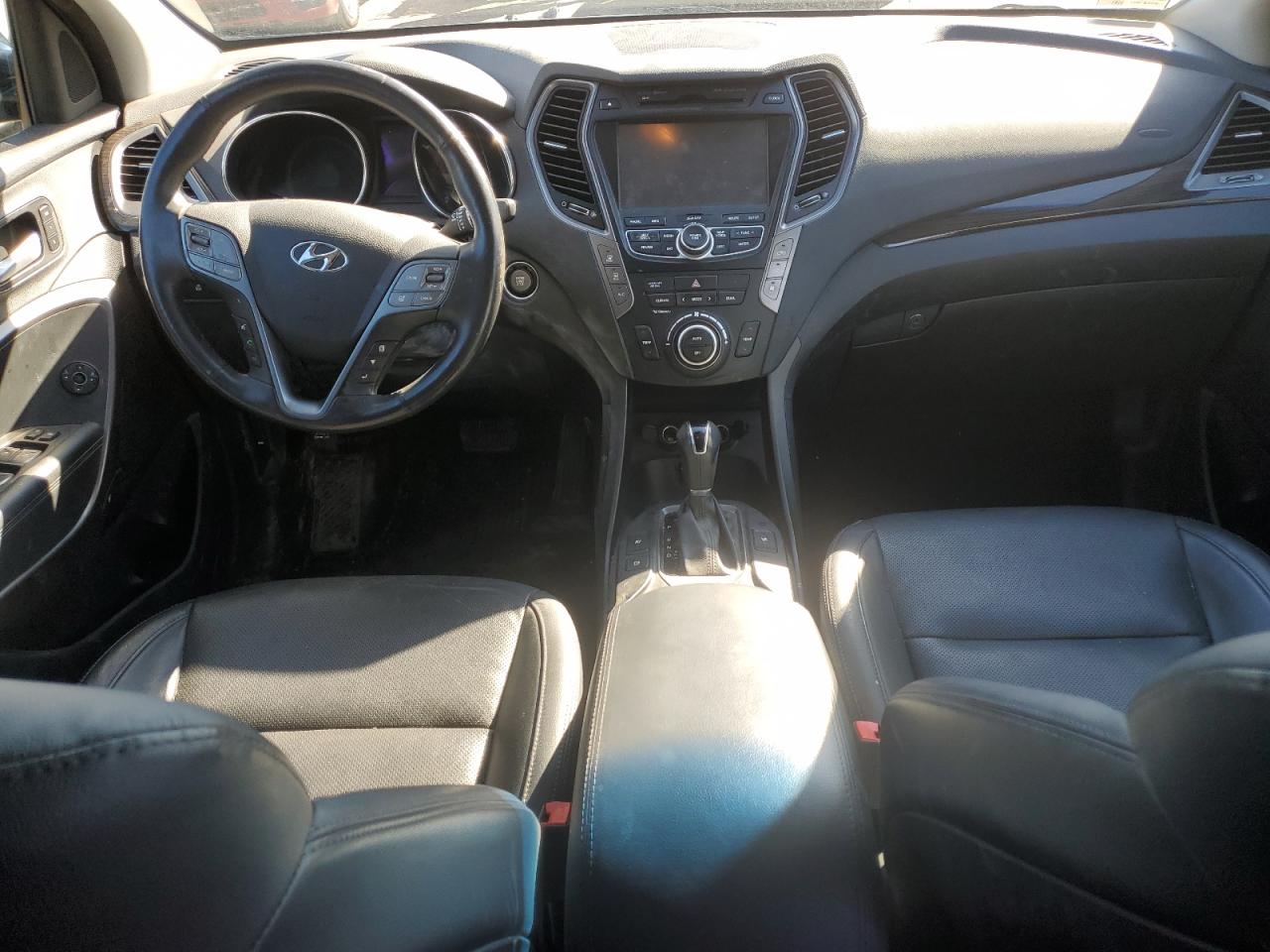 2016 Hyundai Santa Fe - Image 8