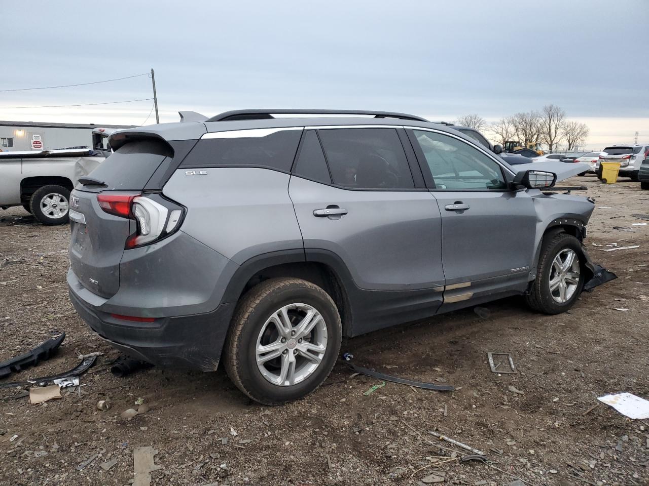 2021 GMC Terrain - Image 3
