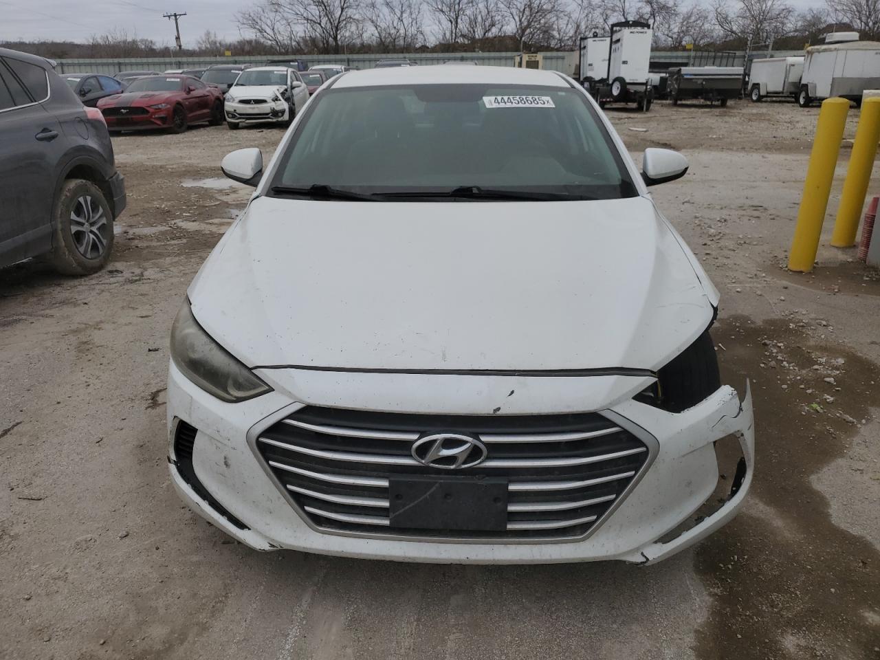 2017 Hyundai Elantra - Image 5