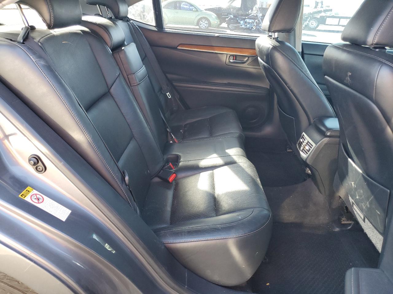2013 Lexus ES - Image 10