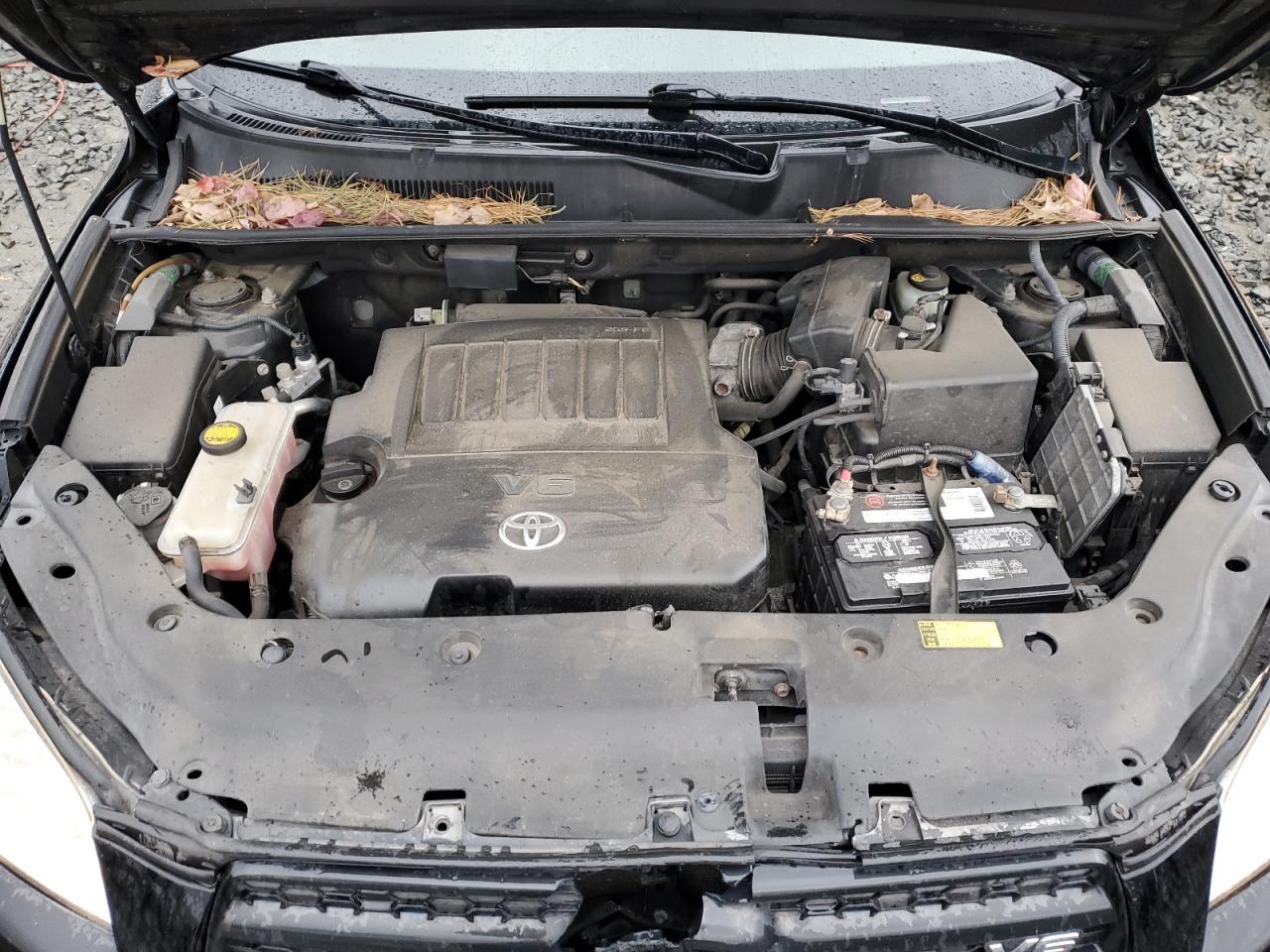 2010 Toyota RAV 4 - Image 12